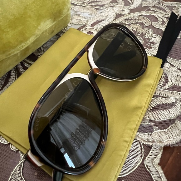 Gucci Other - Brand new Gucci mens 57MM brown pilot sunglasses